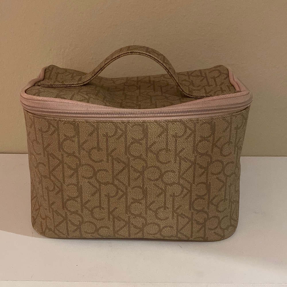 Calvin Klein make-up bag